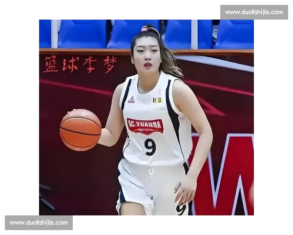 宫鲁鸣挥泪斩李梦！铁腕治军掀女篮变革，球迷：早该如此