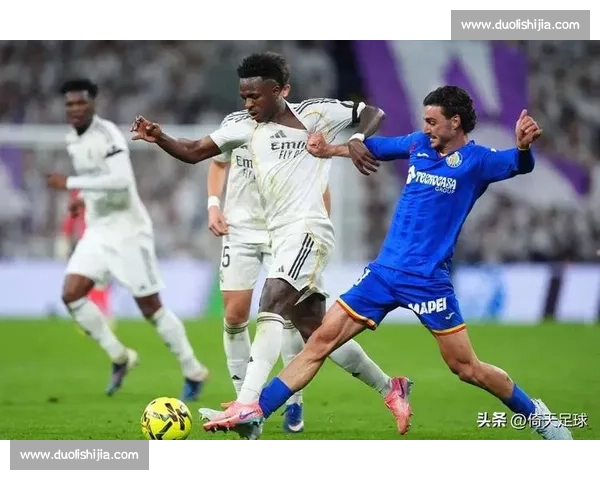 塞尔塔主场迎战皇马大战 梅西缺席引发球队阵容调整与战术博弈