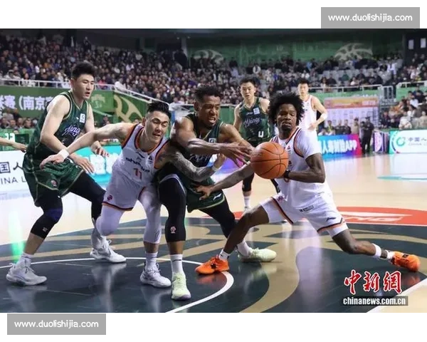 男篮蓝队迎战南非全力练兵展现年轻阵容冲击力赛场表现亮点期待